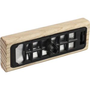 B�kkfa aut�illatos�t�, barna (aut�s cikk)