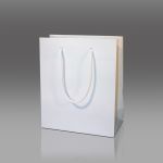 Pap�rt�ska 20�24 cm, feh�r (G2024.6)