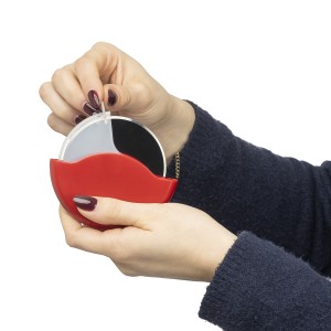 Pizzav�g�, piros (m�anyag konyhai felszerel�s)