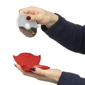 Pizzav�g�, piros (m�anyag konyhai felszerel�s)